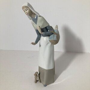 lladro Shepherdess Puppy Porcelain Figurine Bread Basket 1034 1970 10.75"